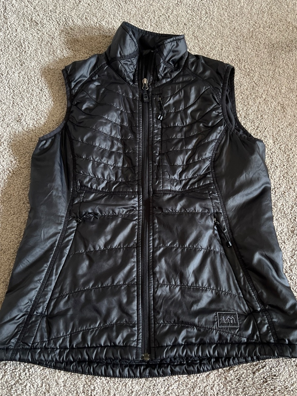 REI Quilted Lightweight Full Zip Puffer Vest Black Medium Packable Zip Pockets
